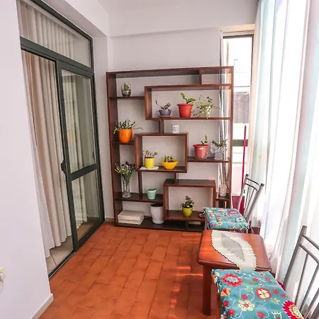 Apartment Views - Comfy And Spacious *