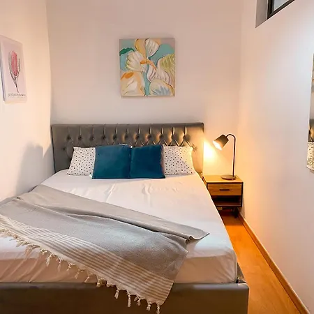 Views - Comfy And Spacious Apartment *