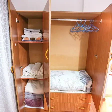 Views - Comfy And Spacious Apartment