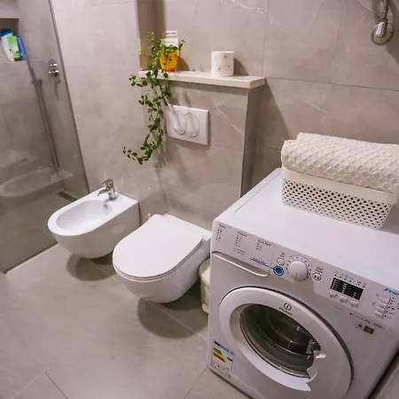 Views - Comfy And Spacious Apartment